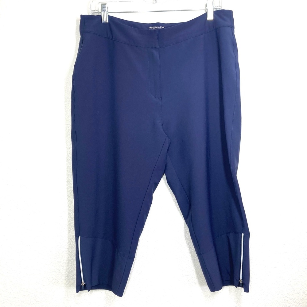 Maggie Lane Women's Capri Pants Golf Navy Size 12 Minimalist Zip Knees